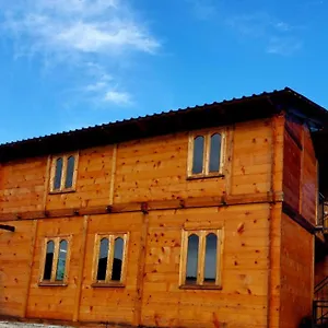Wooden House Garetke فيلة